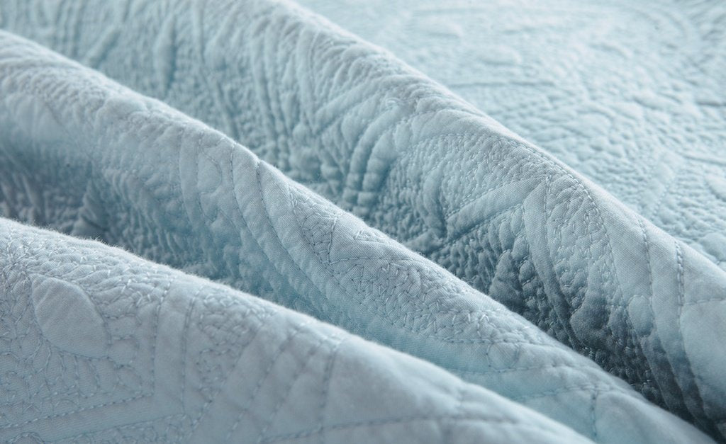 Calla Angel Sage Garden Luxury Pure Cotton Quilt, King, Light Aqua