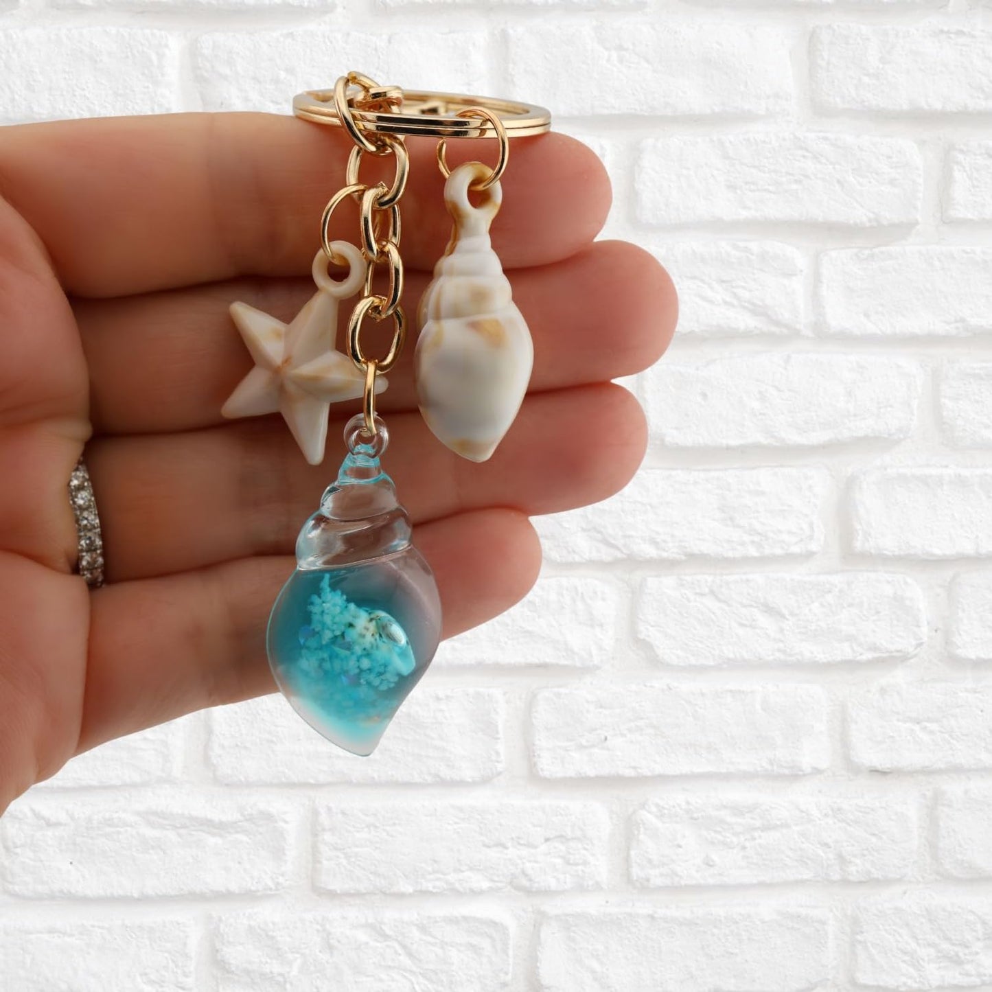 MyfavoriteK Seashell Keychain Purse Charm for Women Girls Tote Bag Backpack Accessory Cute Beach Key Chain (Turquoise)