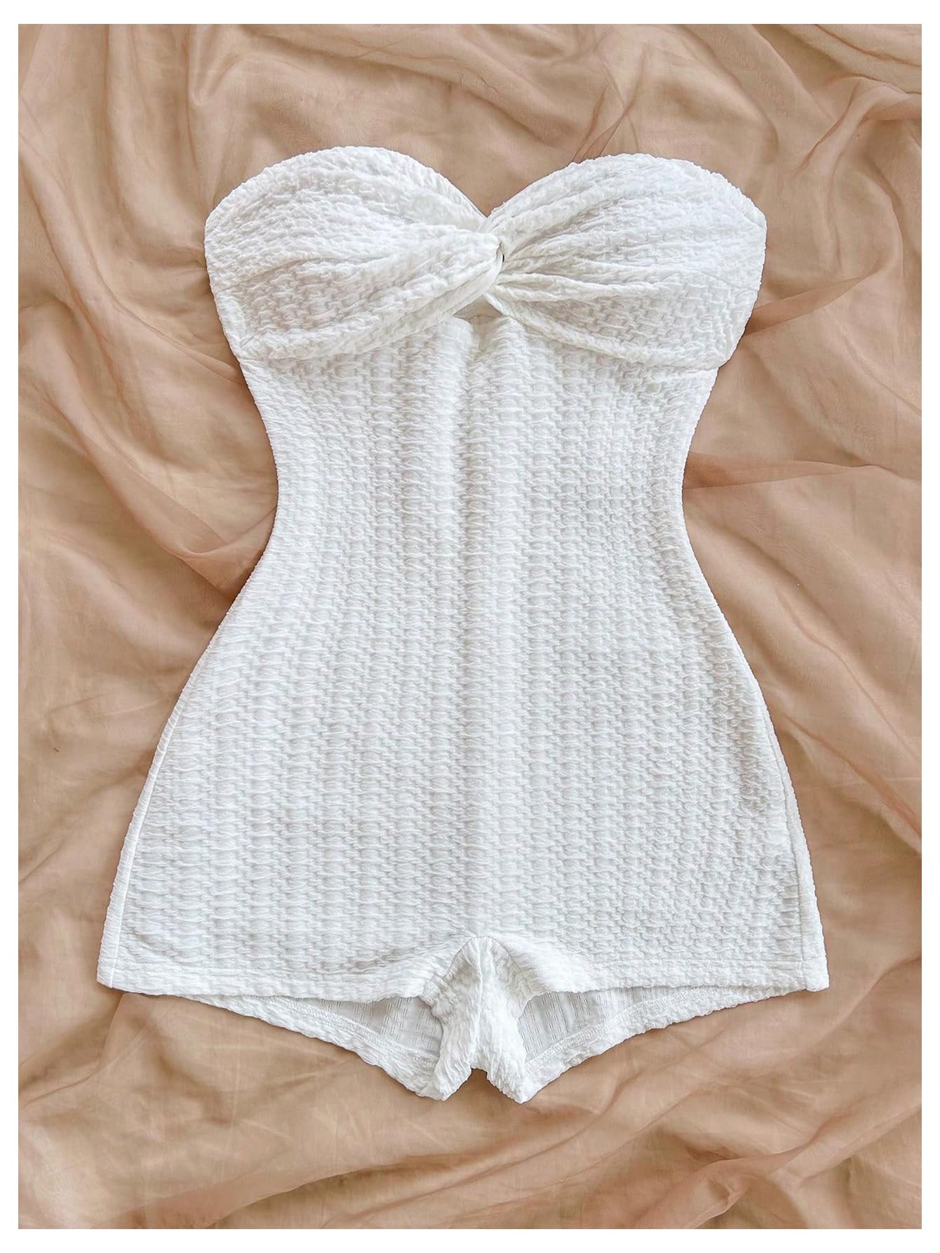 WDIRARA Women's Strapless Twist Front Tube Romper Textured Sleeveless Shorts Jumpsuits White Small