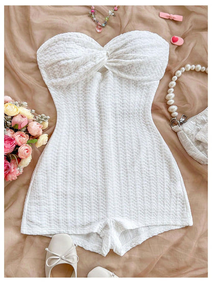 WDIRARA Women's Strapless Twist Front Tube Romper Textured Sleeveless Shorts Jumpsuits White Small