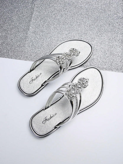 Floerns Women's Flat Sandals Flip Flop Sandals Summer Slip on Dressy Thong Sandal Silver 6
