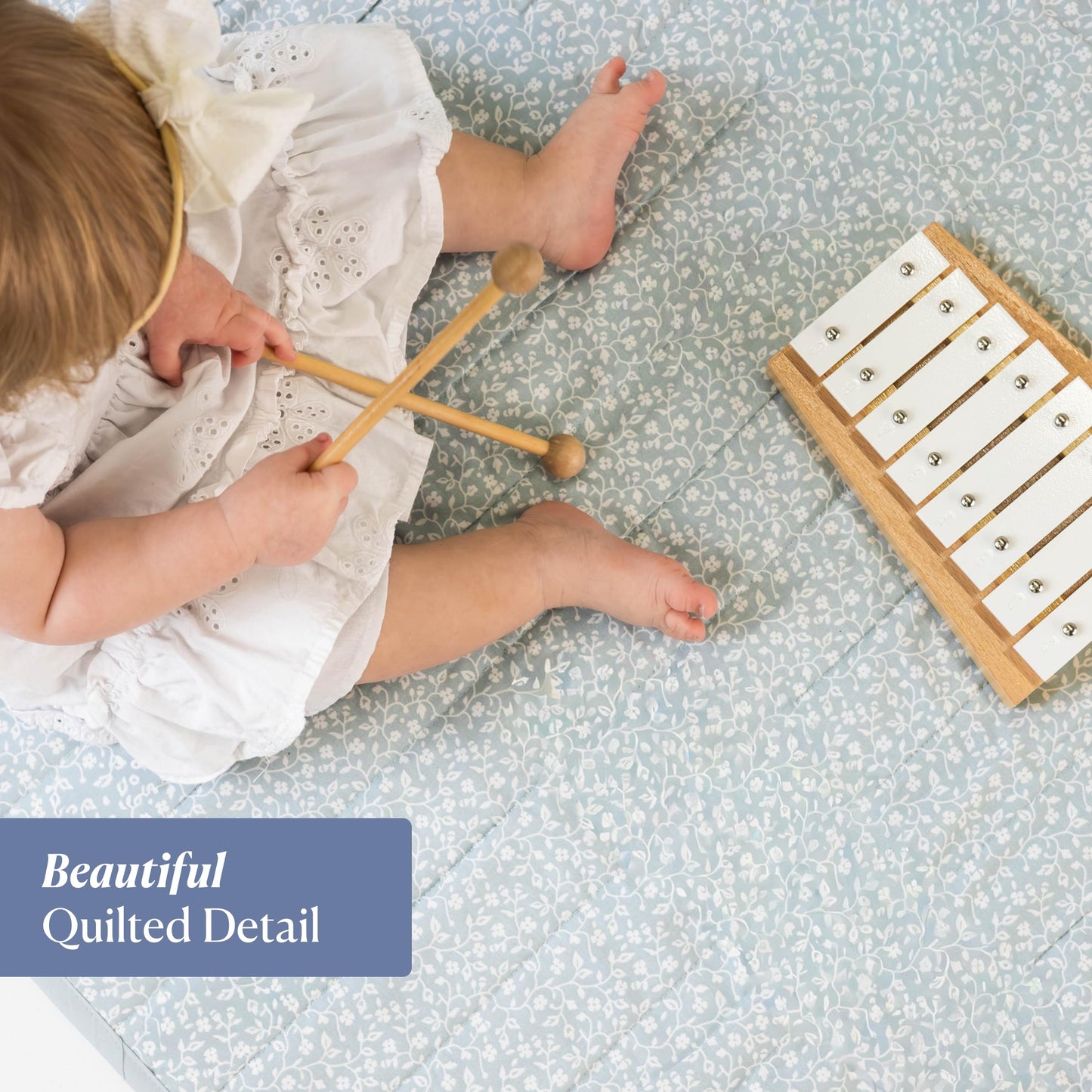 Toddlekind Premium Indoor/Outdoor Playmat & Picnic Blanket, Organic Quilted Cotton, Water-Resistant, Reversible Design, Spacious Play Mat for 6 People, Easy Roll-Up w/Carry Handle, Botanical Blue