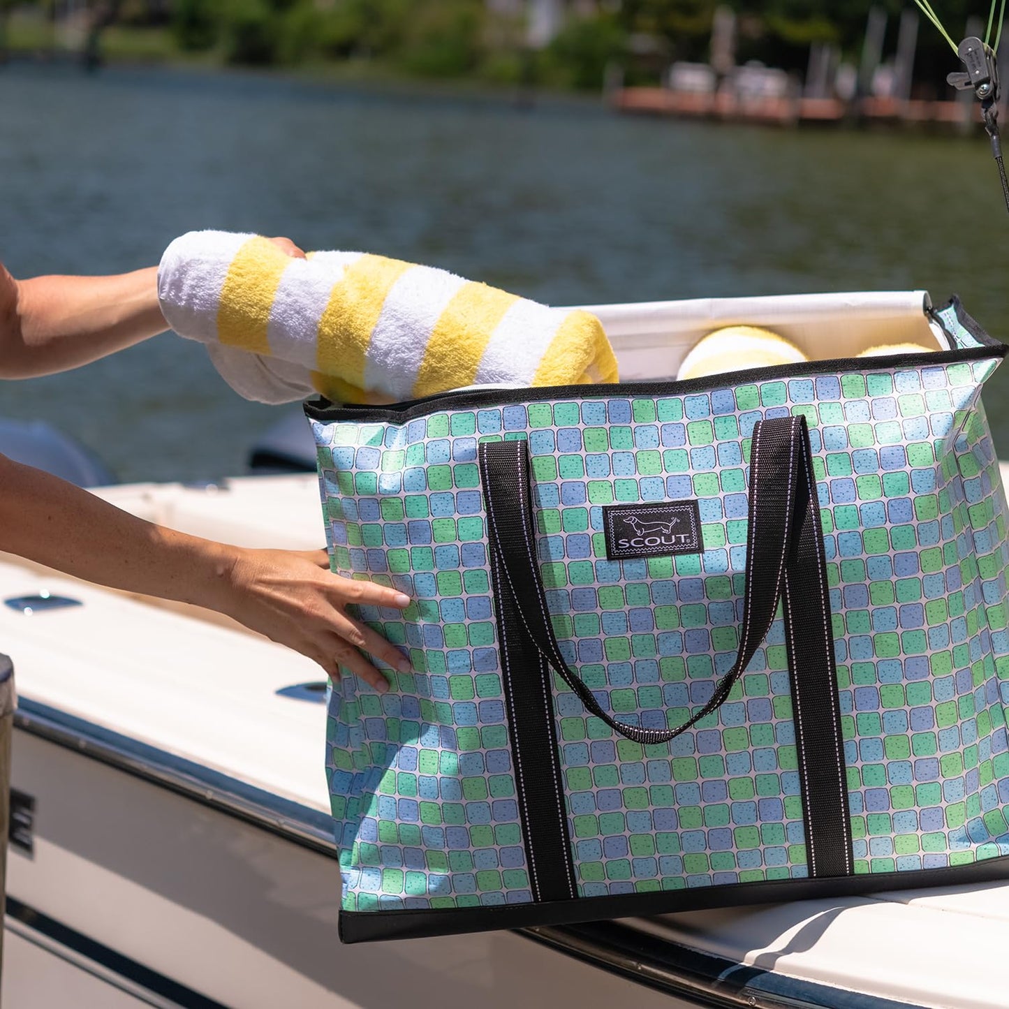 SCOUT 4 Boys Bag, Extra Large Water-Resistant Family Beach Bag with Zip Closure