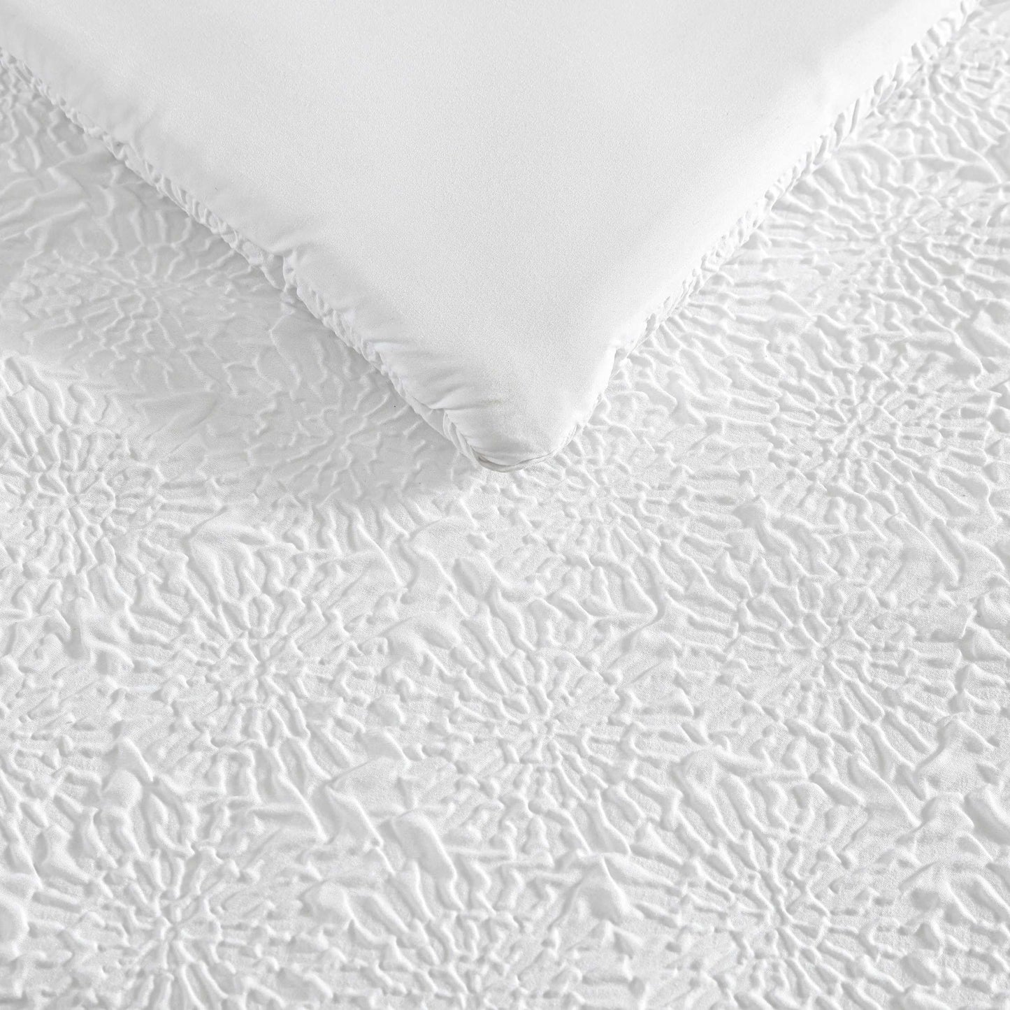 Nautica - Queen Bed Set, Embossed Comforter with Matching Bed Sheets, Shams, Pillowcases & Plush Throw, Wrinkle-Resistant, Oeko-Tex Certified (Sunflower White)